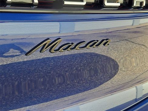 Certified 2025 Porsche Macan image 13
