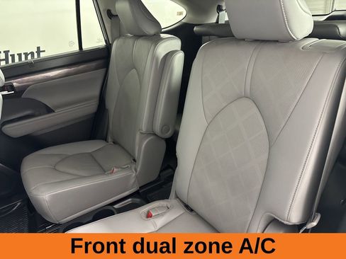 Used 2024 Toyota Highlander Platinum image 22