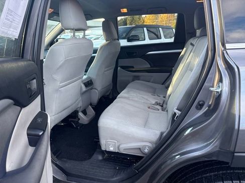 Used 2018 Toyota Highlander LE image 13