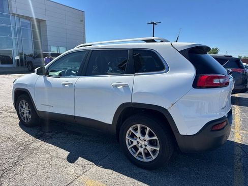Used 2016 Jeep Cherokee Latitude w/ Cold Weather Group AWD/4WD image 12