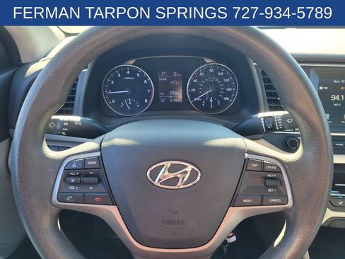 Used 2017 Hyundai Elantra SE image 29