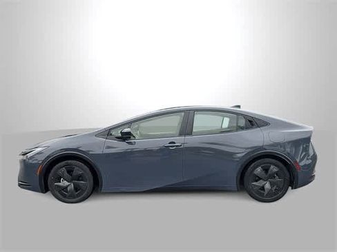 Used 2024 Toyota Prius LE image 5