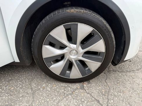 Used 2021 Tesla Model Y Long Range image 25