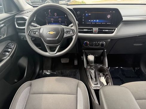 Used 2024 Chevrolet TrailBlazer LS FWD image 13