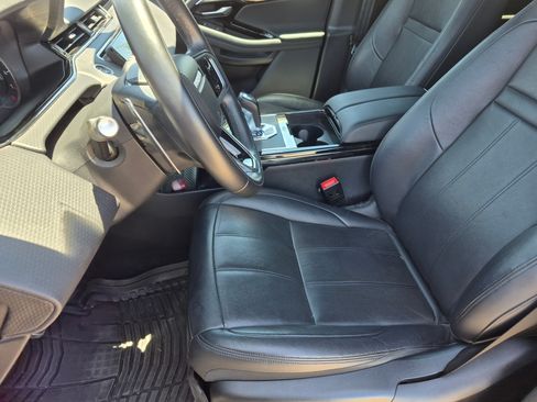 Used 2023 Land Rover Range Rover Evoque R-Dynamic S AWD/4WD image 16