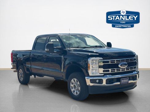 Used 2024 Ford F250 XLT w/ FX4 Off-Road Package AWD/4WD image 1