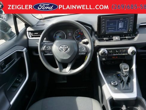Used 2022 Toyota RAV4 LE AWD/4WD image 12