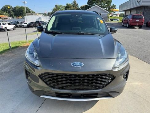 Used 2020 Ford Escape SE Sport FWD image 3