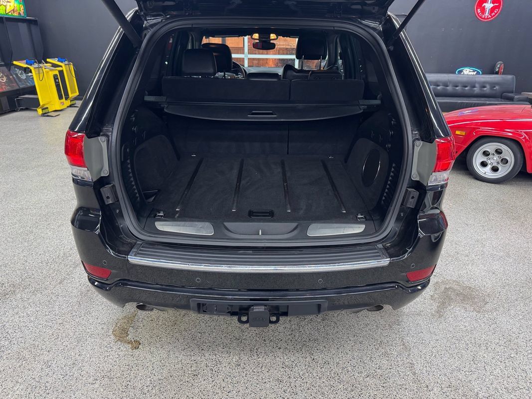 Used 2017 Jeep Grand Cherokee Overland AWD/4WD image 15