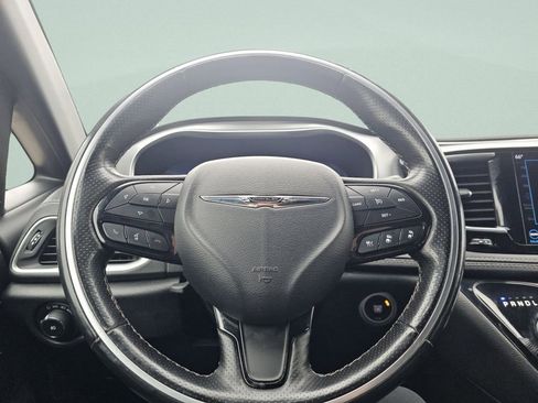 Used 2019 Chrysler Pacifica Limited FWD image 29
