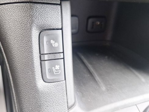 Used 2017 GMC Acadia Denali w/ Technology Package FWD image 35