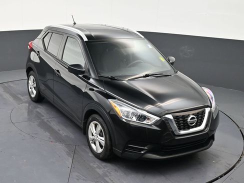 Used 2018 Nissan Kicks S FWD image 18