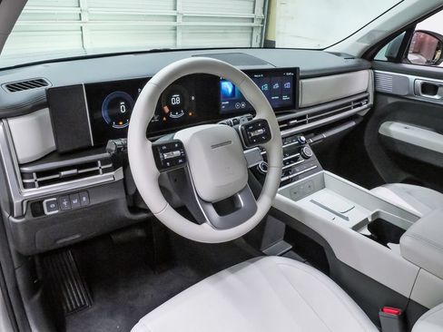 Certified 2024 Hyundai Santa Fe SE FWD image 2
