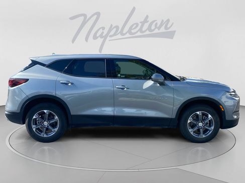 Used 2025 Chevrolet Blazer LT FWD image 7
