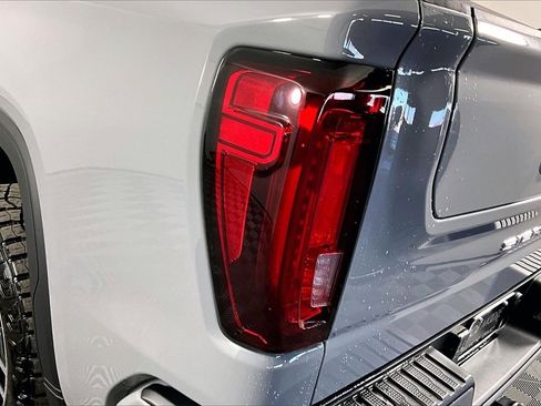 Used 2024 GMC Sierra 1500 AT4 w/ Technology Package image 24