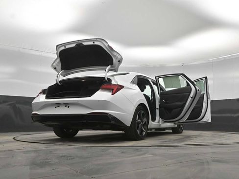 Used 2023 Hyundai Elantra Limited image 45