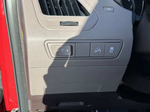 Used 2012 Hyundai Tucson GLS image 24