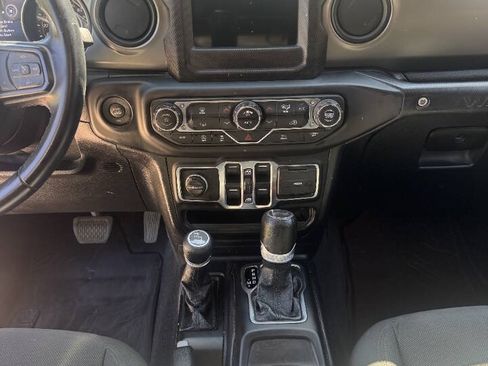 Used 2021 Jeep Wrangler Unlimited Sport AWD/4WD image 13