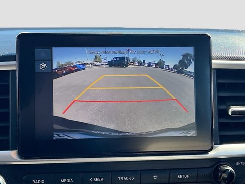 Used 2025 Hyundai Venue SEL image 13