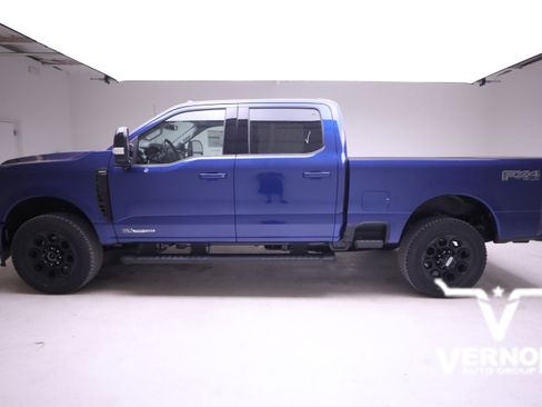New 2026 Ford F250 Lariat w/ Black Appearance Package image 2