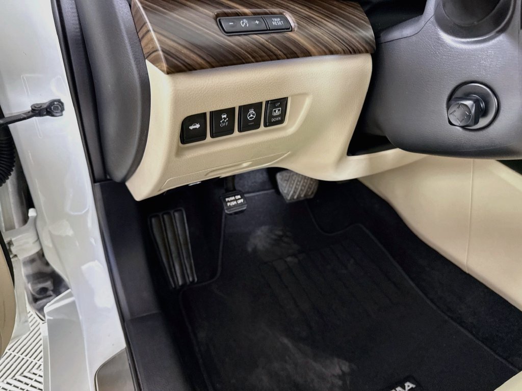 Used 2018 Nissan Maxima Platinum FWD image 10