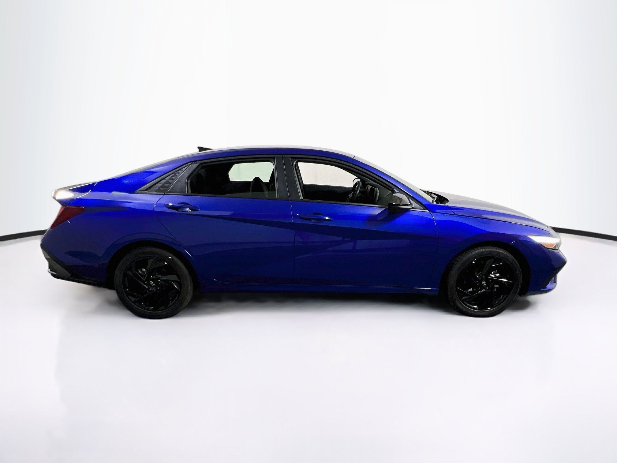 Used 2026 Hyundai Elantra Sport FWD image 4