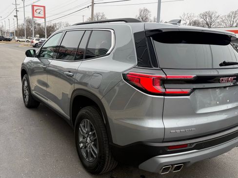 Used 2025 GMC Acadia Elevation image 5