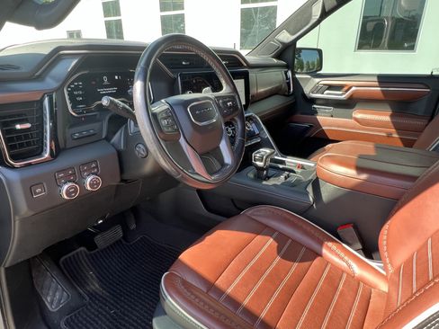 Used 2023 GMC Sierra 1500 Denali Ultimate AWD/4WD image 17