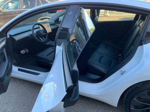 Used 2022 Tesla Model 3 Performance image 19