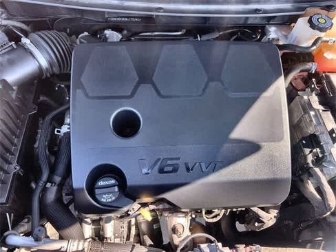 Used 2021 Chevrolet Traverse LT image 10