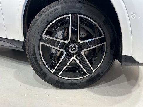 New 2026 Mercedes-Benz GLC 300 4MATIC image 9