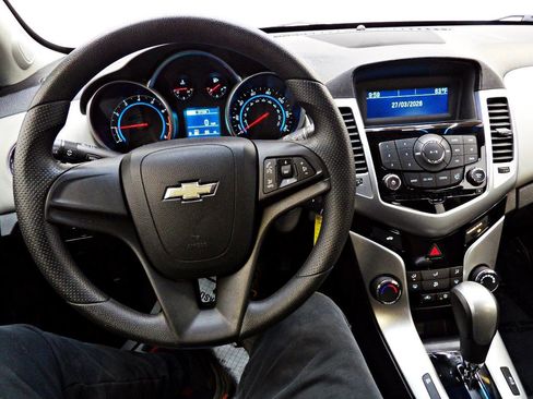 Used 2015 Chevrolet Cruze LS image 16