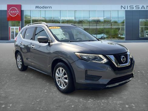 Used 2017 Nissan Rogue SV FWD image 3