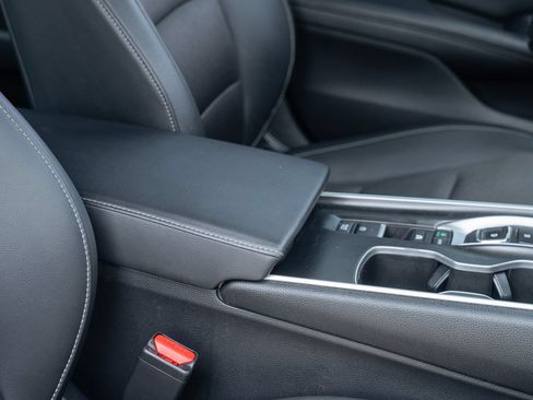 Used 2022 Honda Accord Sport image 11
