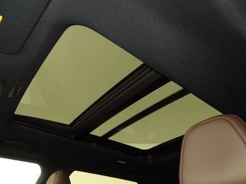 Used 2025 Nissan Armada Platinum Reserve image 21