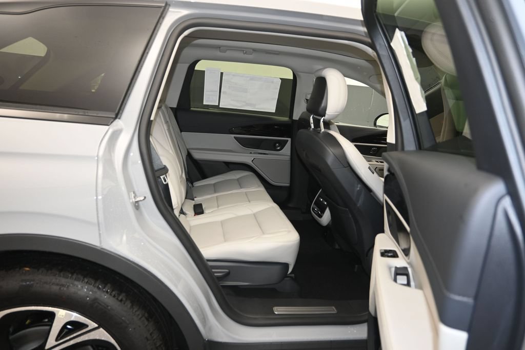 New 2026 Lincoln Nautilus Premier w/ Equipment Group 102A AWD/4WD image 28