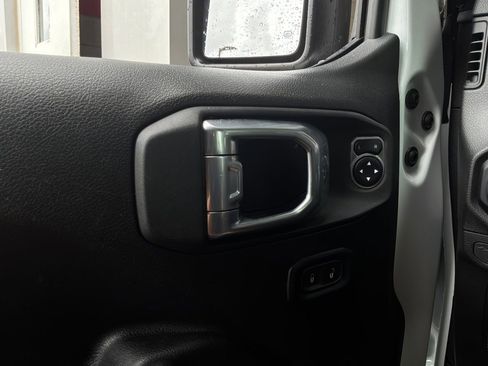 Used 2025 Jeep Wrangler Unlimited Sport AWD/4WD image 17