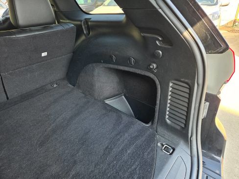 Used 2019 Jeep Grand Cherokee Laredo image 33