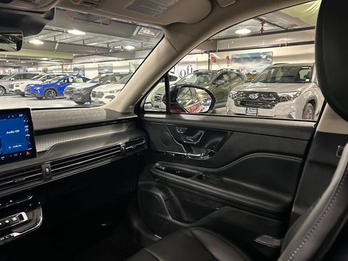Certified 2023 Lincoln Corsair AWD w/ Equipment Group 101A image 23