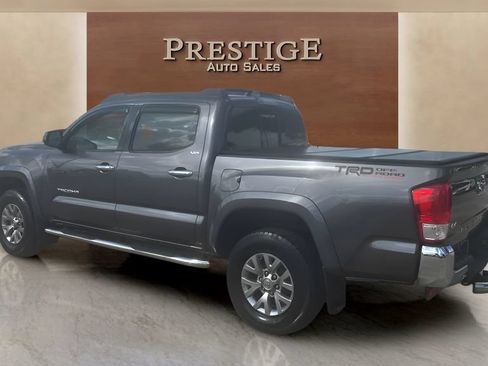 Used 2016 Toyota Tacoma SR5 RWD image 36