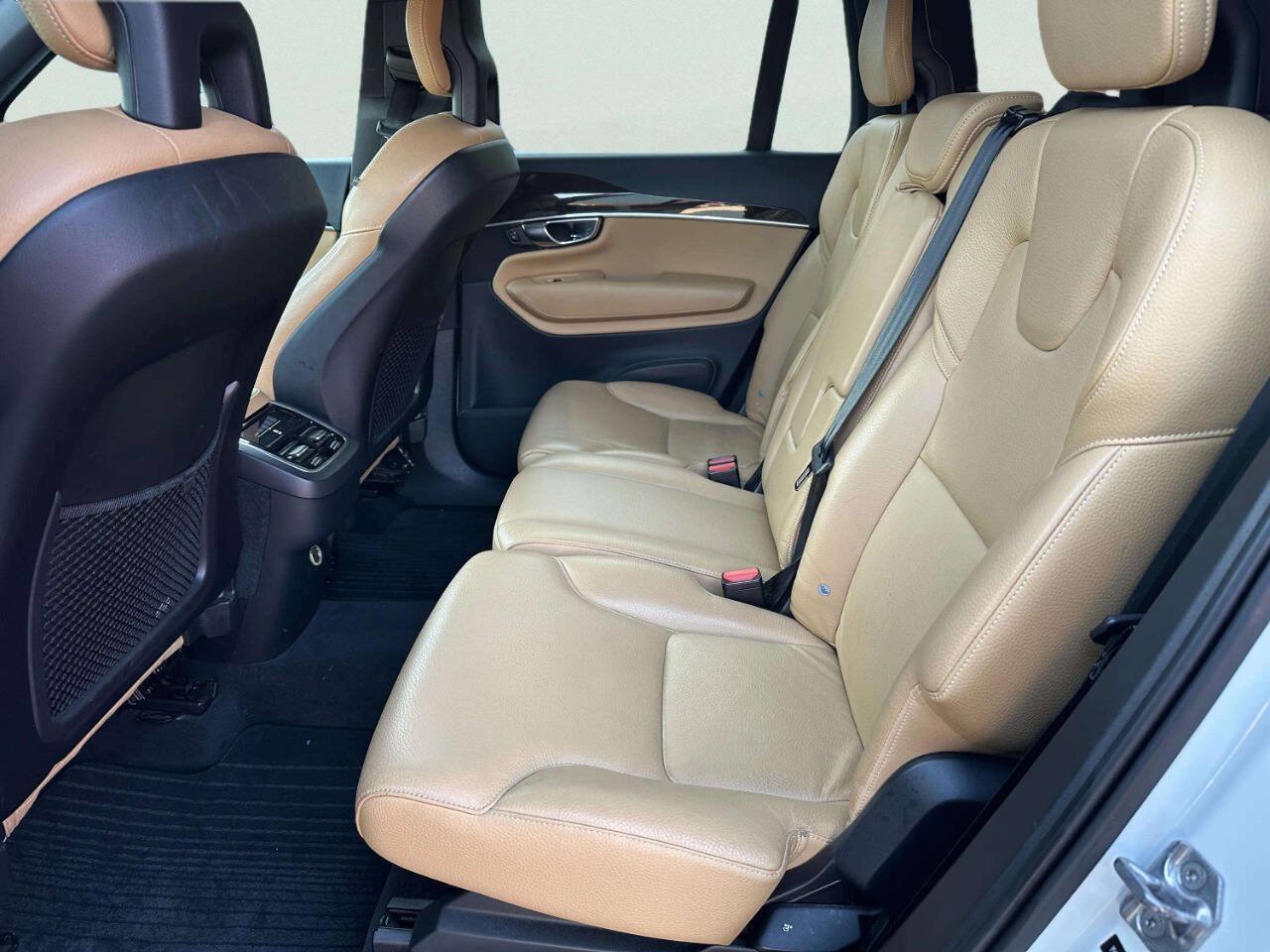 Used 2017 Volvo XC90 T6 Momentum w/ Vision Package AWD/4WD image 11