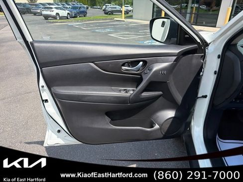 Used 2019 Nissan Rogue SV w/ Premium Package AWD/4WD image 28