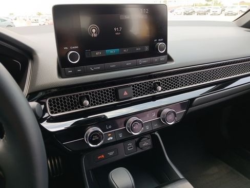 Used 2024 Honda Civic Sport image 11