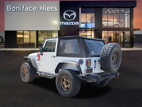 Used 2016 Jeep Wrangler Sport w/ Connectivity Group AWD/4WD image 3