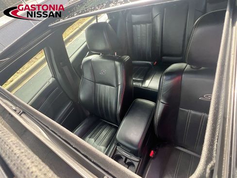 Used 2023 Chrysler 300 S image 29