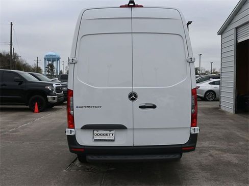 New 2024 Mercedes-Benz eSprinter 170 Cargo image 10