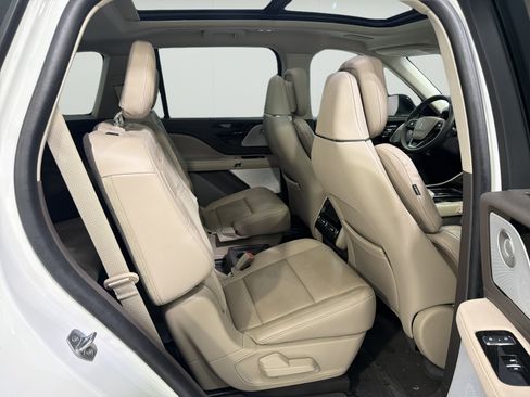 Used 2023 Lincoln Aviator Reserve w/ Equipment Group 201A AWD/4WD image 15