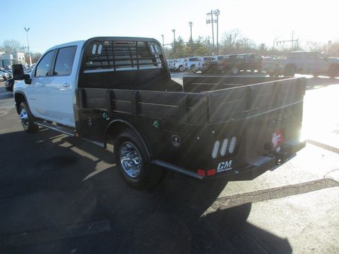 Used 2024 Chevrolet Silverado 3500 LT image 8