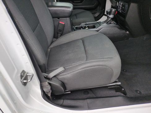 Used 2019 Jeep Wrangler Unlimited Sahara AWD/4WD image 26