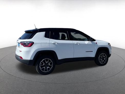 Used 2025 Jeep Compass Trailhawk image 15